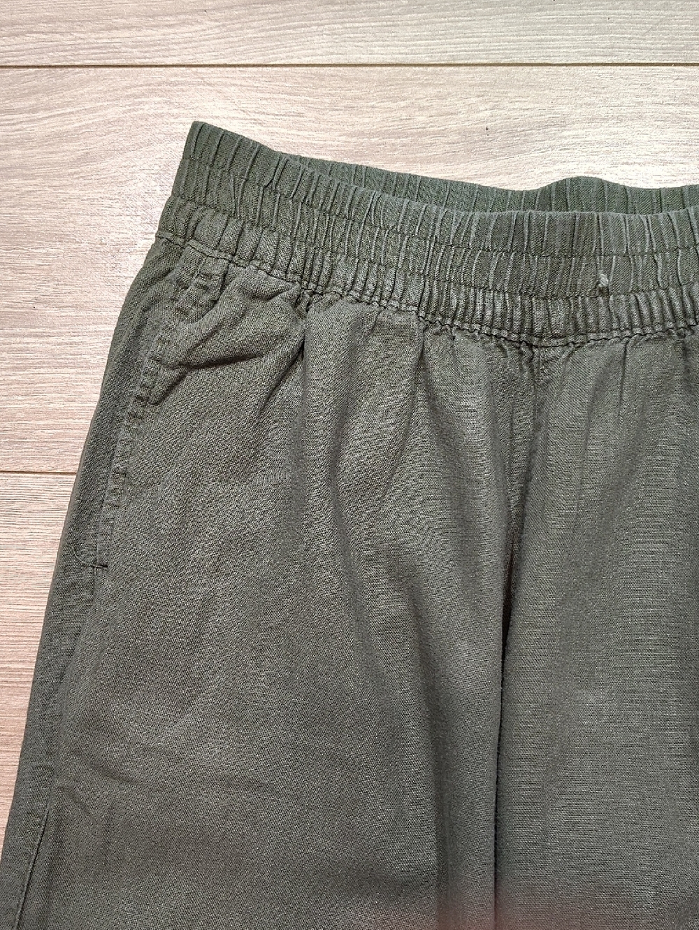 Old Navy Ladies Olive Green Capri Pants,  Ladies Size X-Small,  Summer Pants - Picture 4 of 10
